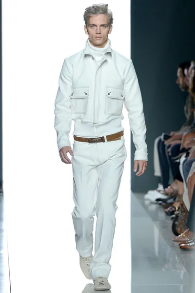 Look 48